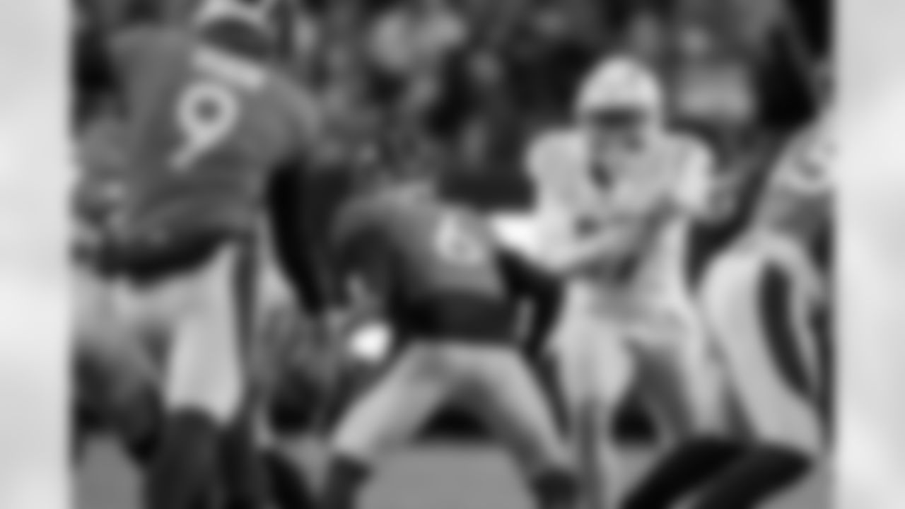 The Los Angeles Chargers play the Denver Broncos on Sunday, December 31, 2023 at Empower Field at Mile High in Denver, CO.
[FINAL SCORE: DEN 16 - LAC 9]