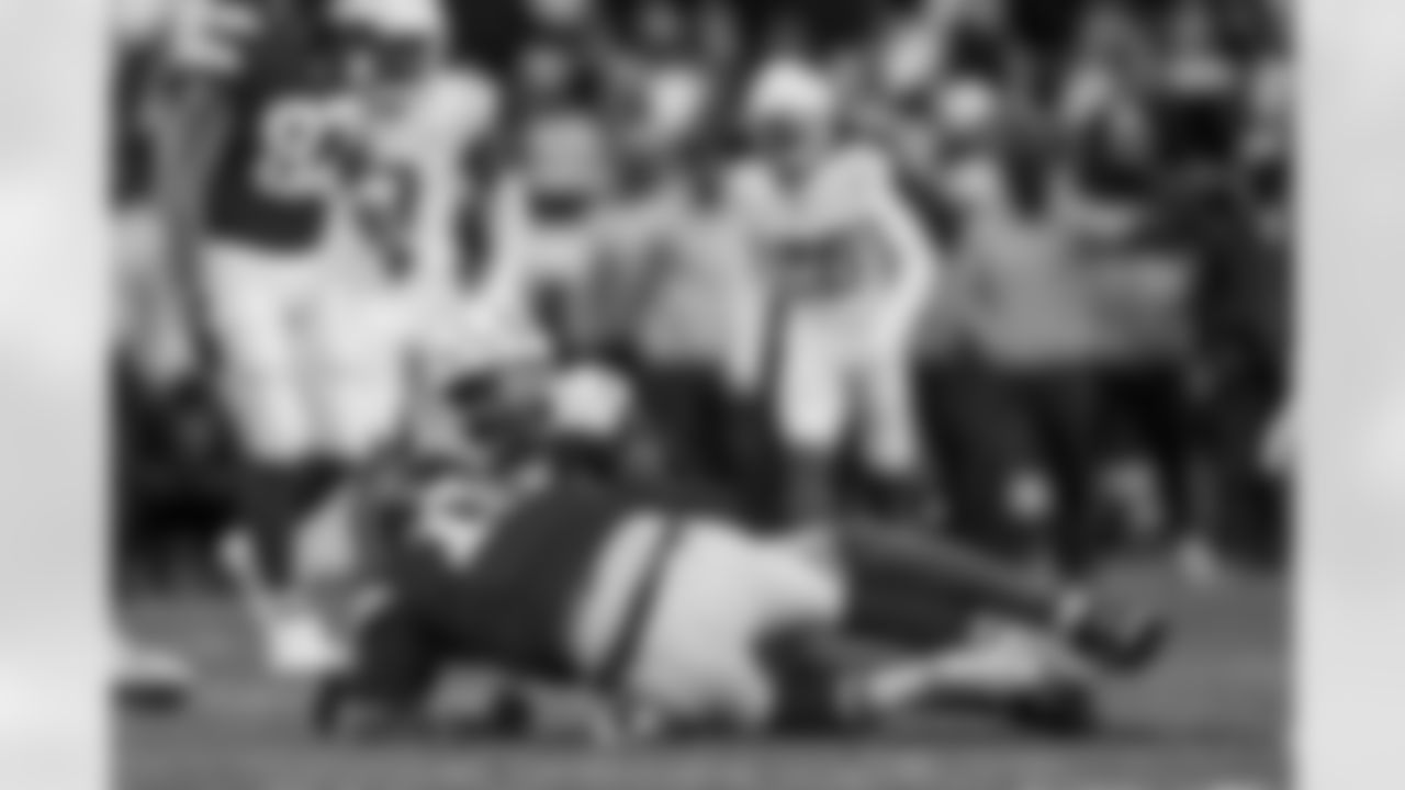 Take a look at the best photos of Chargers 2026 free agent Odafe Oweh