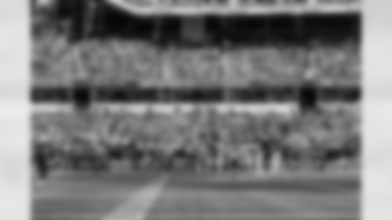 The Los Angeles Chargers play the Washington Commanders on Sunday, October 5, 2025 at SoFi Stadium in Inglewood, CA.
[FINAL SCORE: WAS 27 - LAC 10]