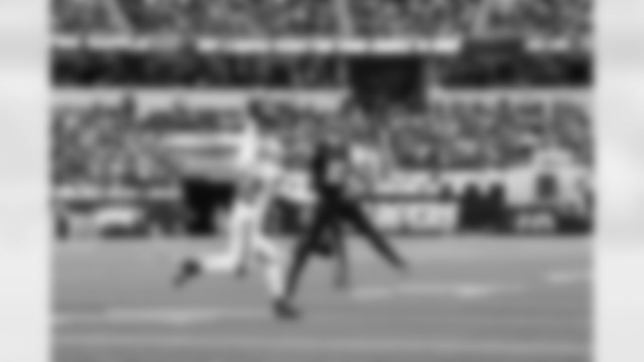 QB Justin Herbert (10)