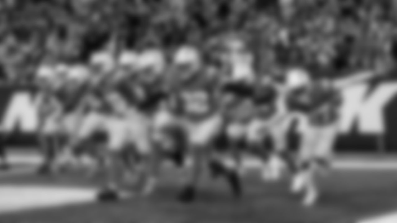 The Los Angeles Chargers play the New York Jets on Monday, November 6, 2023 at MetLife Stadium in East Rutherford, NJ.
[FINAL SCORE: LAC 27 - NYJ 6]