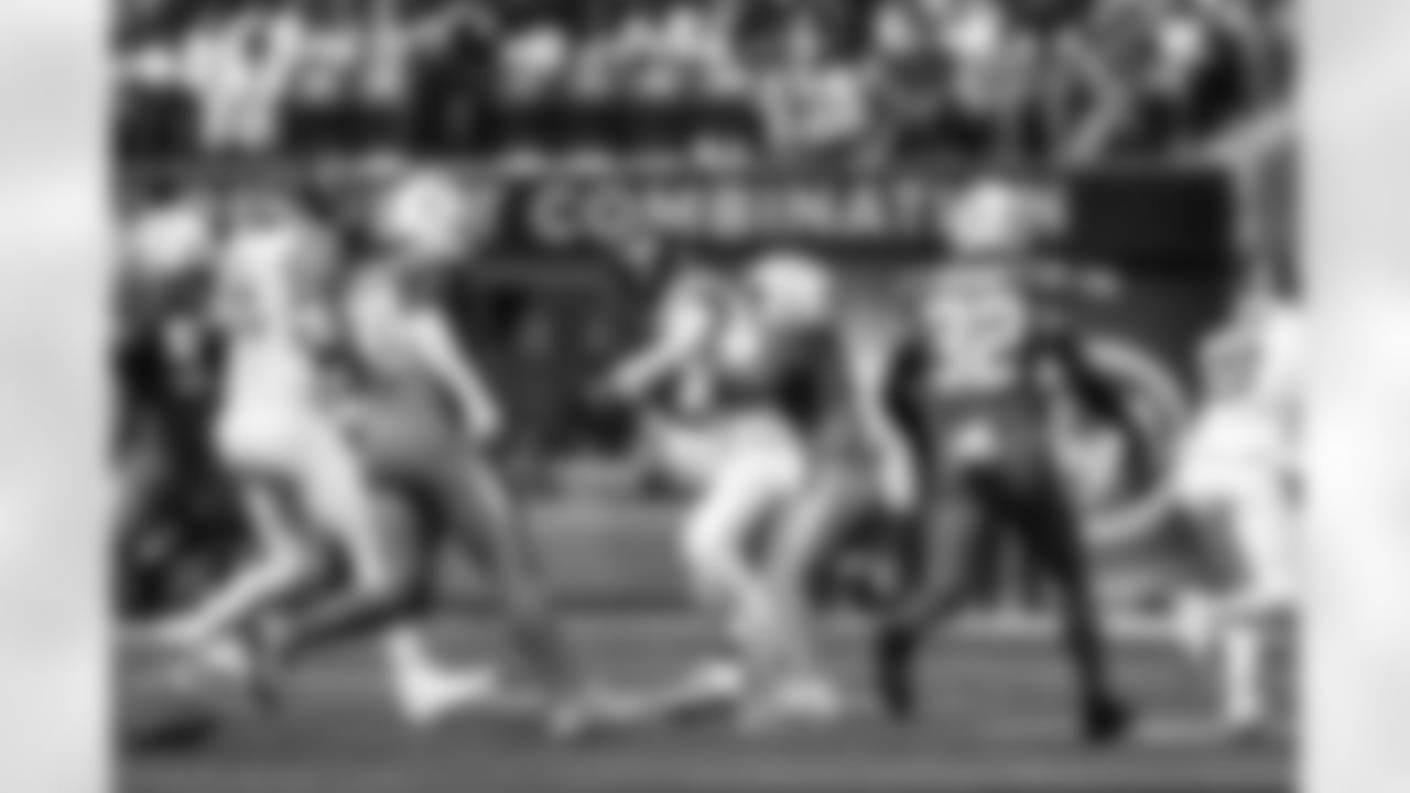 DL Da'Shawn Hand (91)