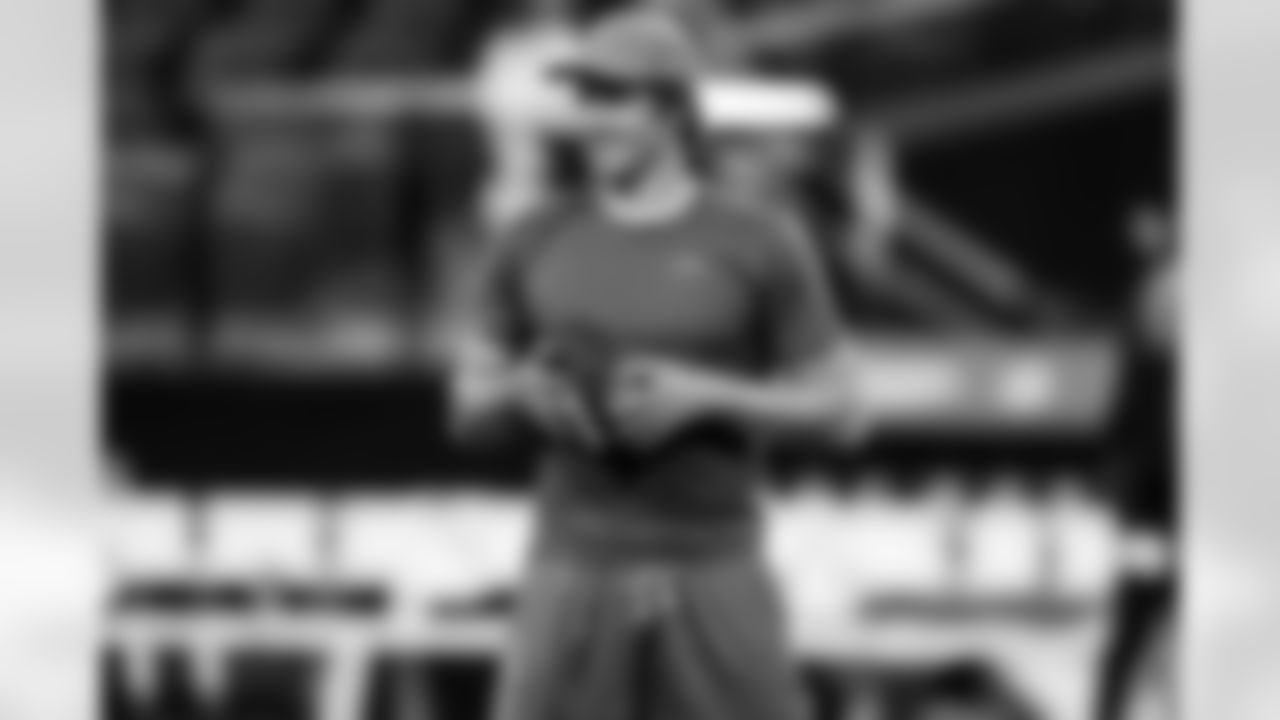 QB Justin Herbert (10)