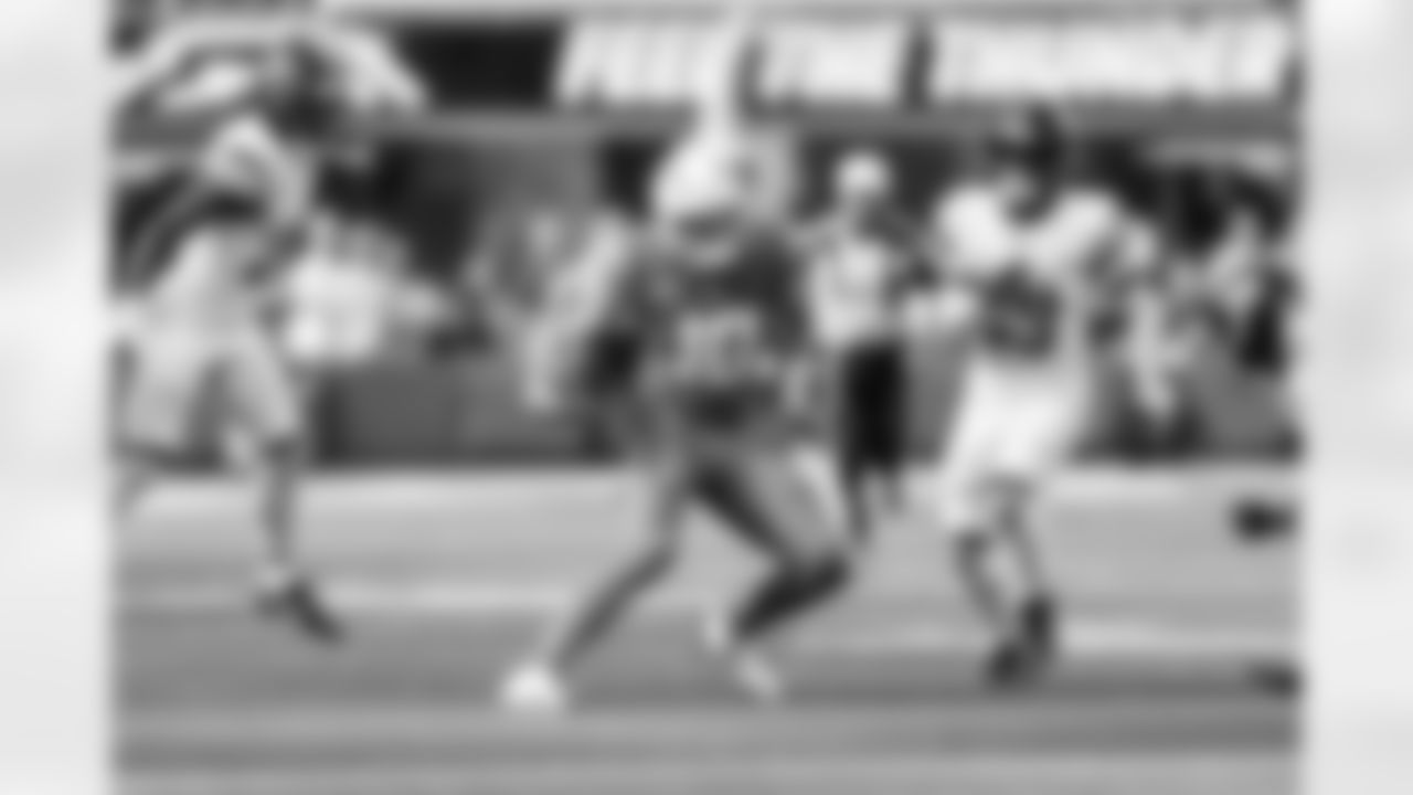 QB Justin Herbert (10)