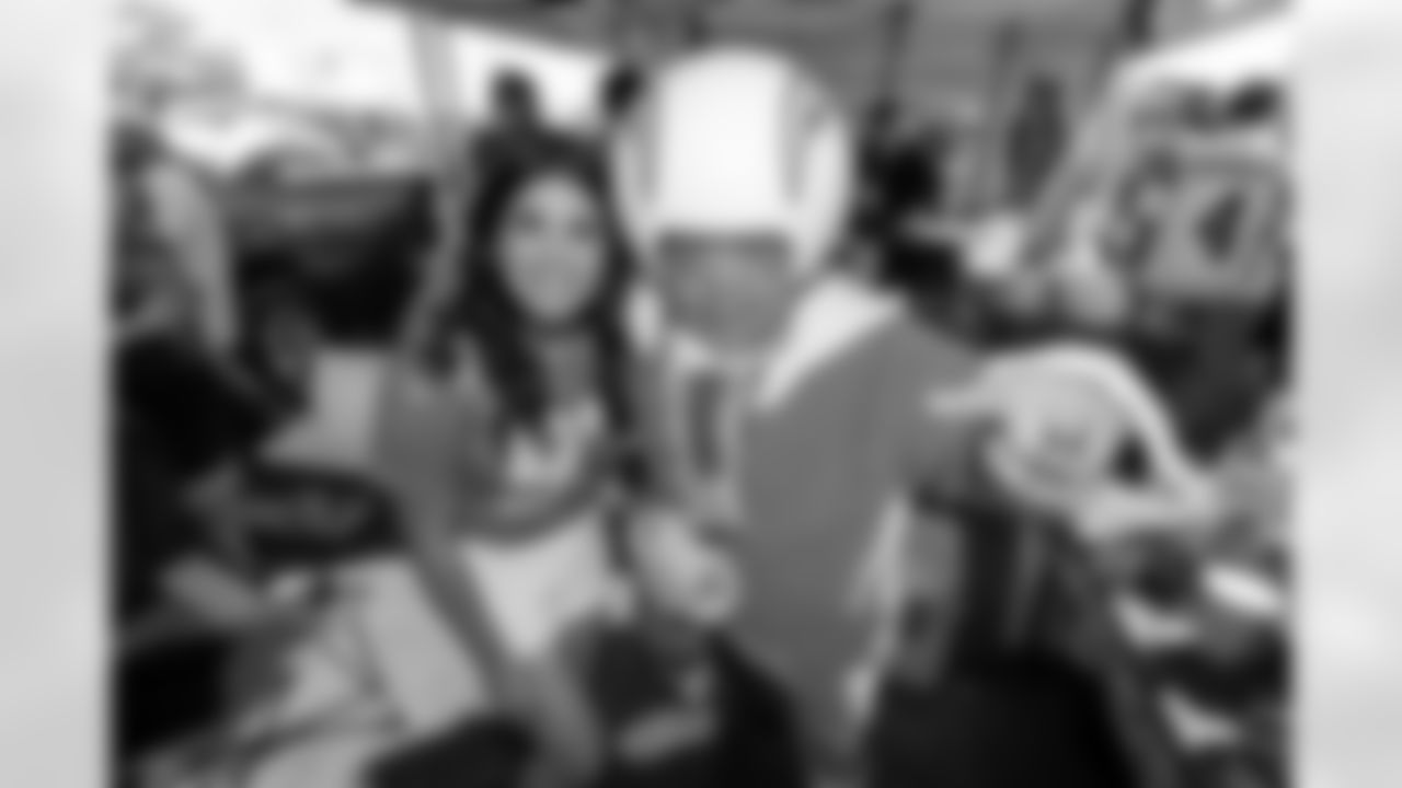 The Los Angeles Chargers play the Denver Broncos on Thursday, December 19, 2024 at SoFi Stadium in Inglewood, CA.
[FINAL SCORE: LAC 34 - DEN 27]