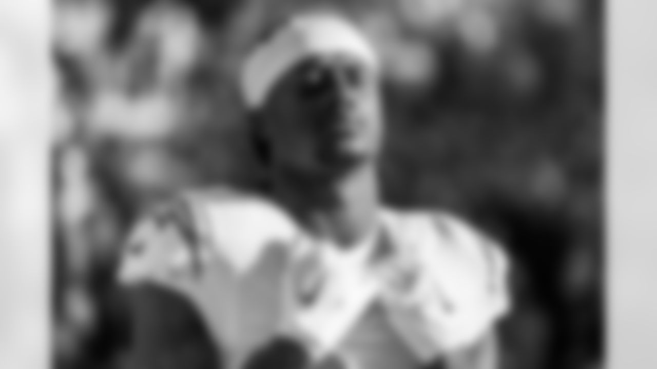 Check out the best shots from the Chargers Week 18 matchup against the Broncos!