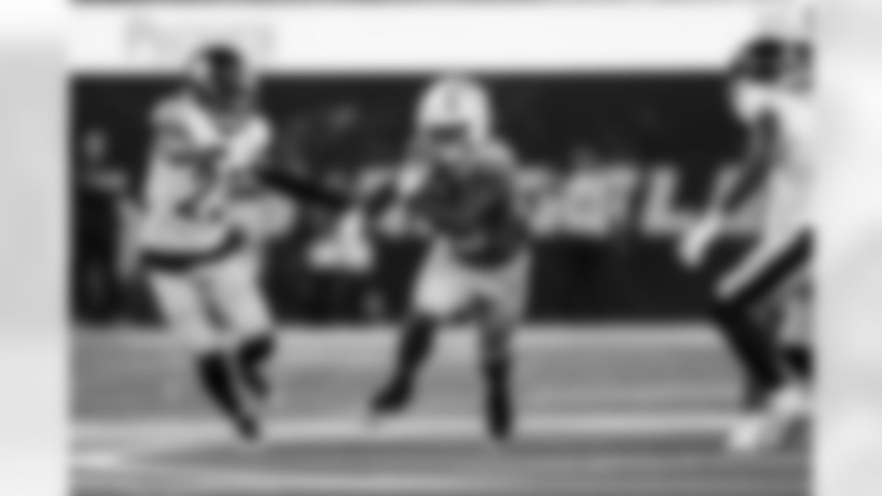 RB Kimani Vidal (30)