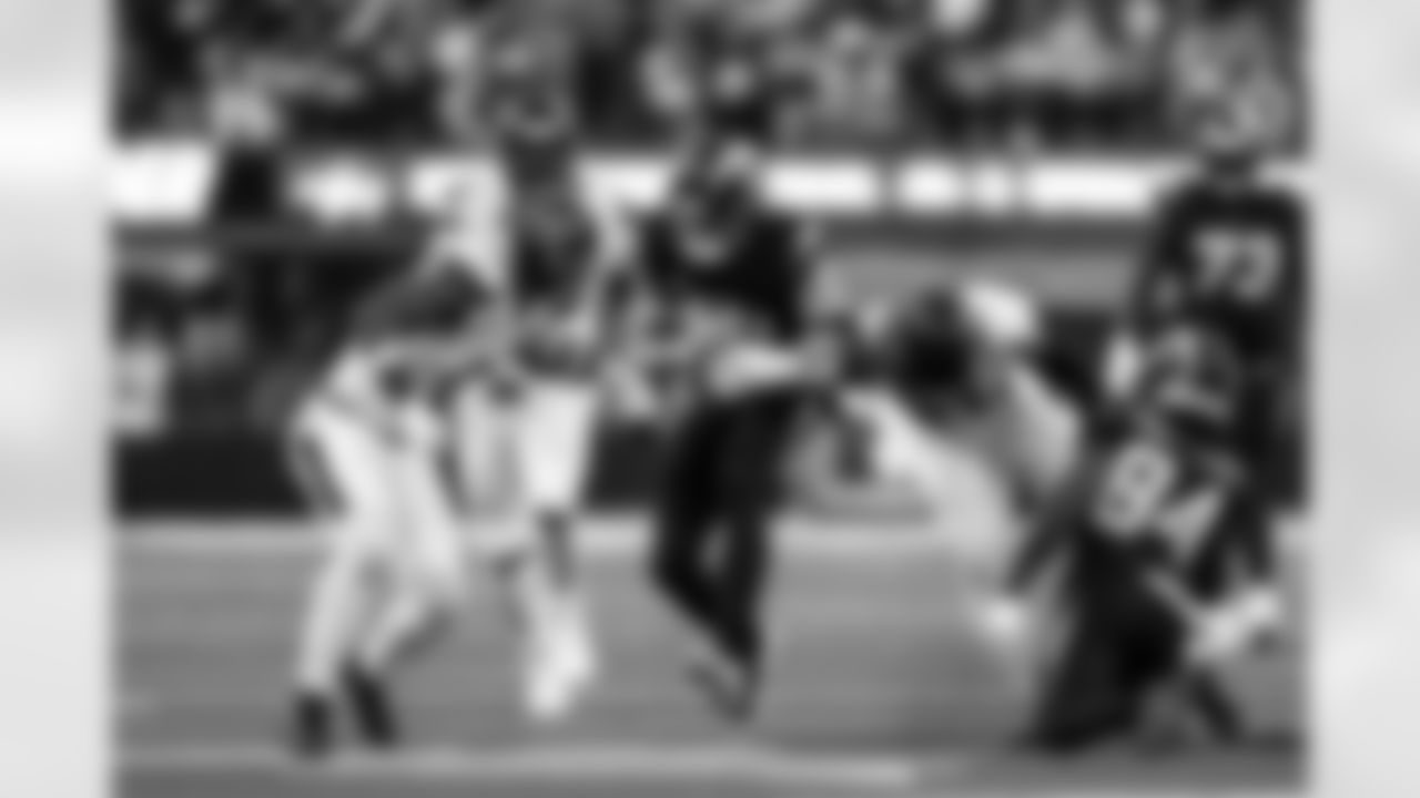 QB Justin Herbert (10)