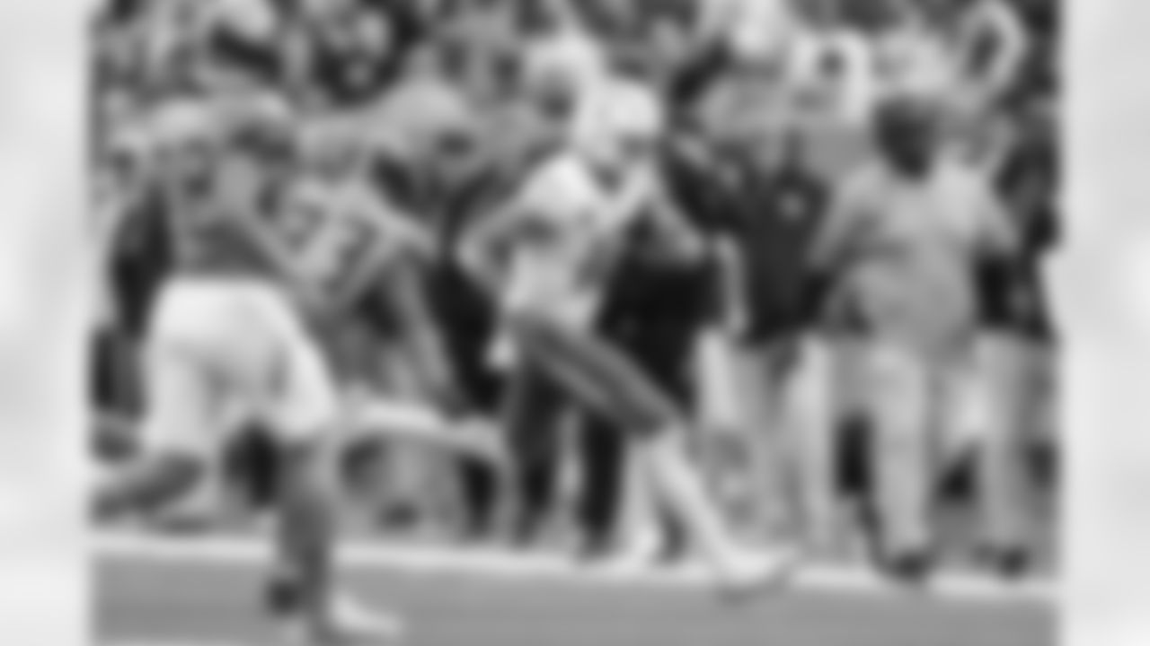 QB Justin Herbert (10)