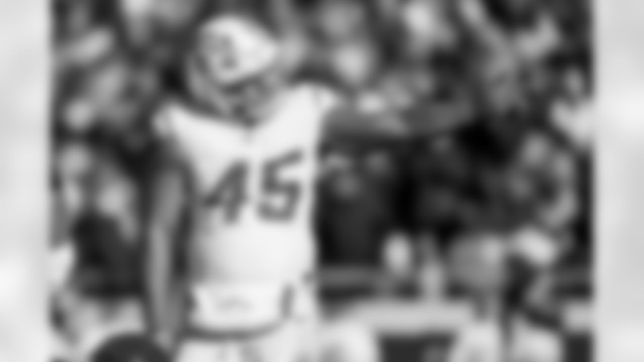 Check out the best shots from the Chargers Week 15 matchup against the Chiefs!