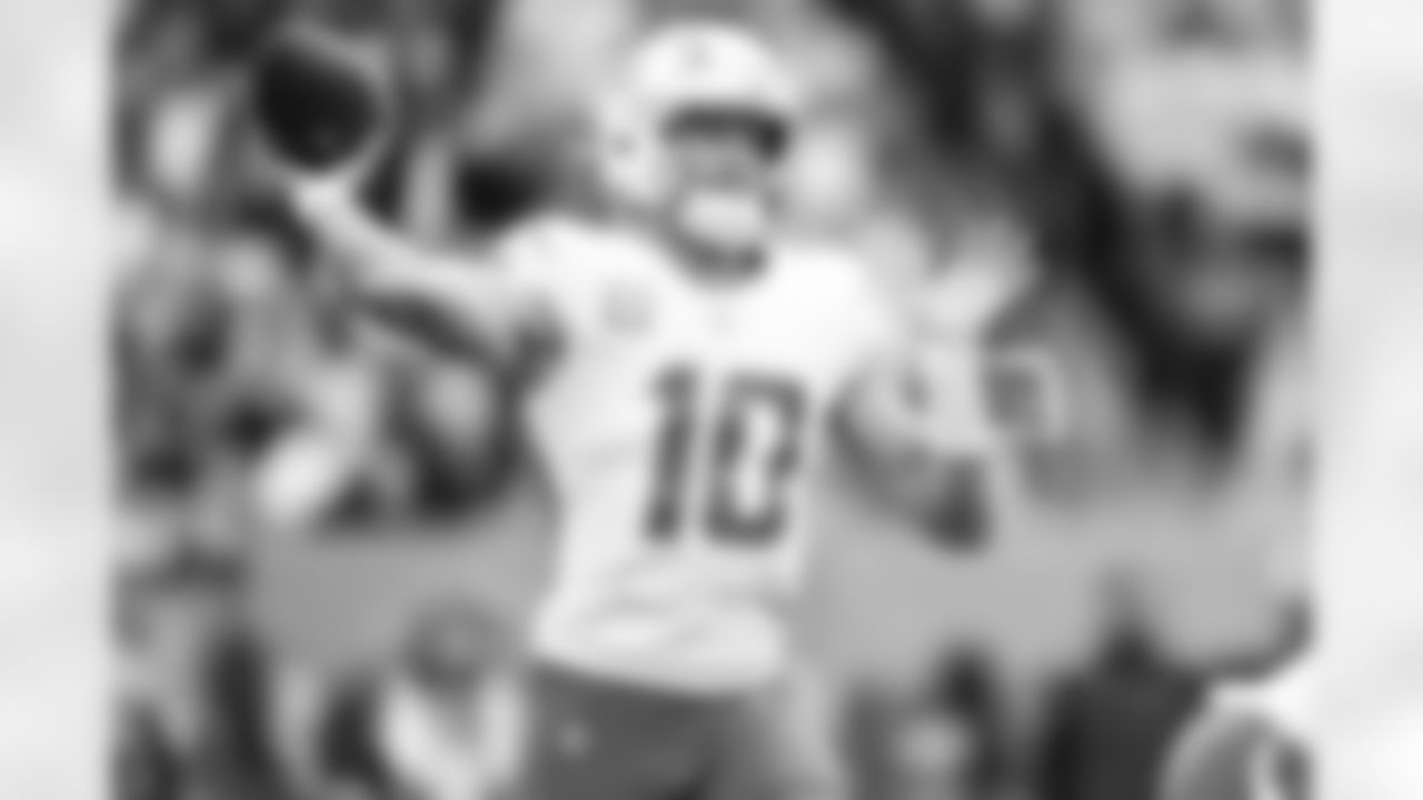 QB Justin Herbert (10)