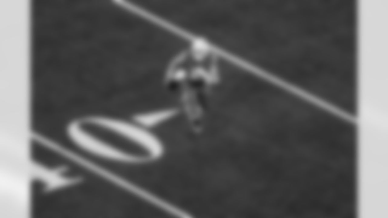 QB Justin Herbert (10)