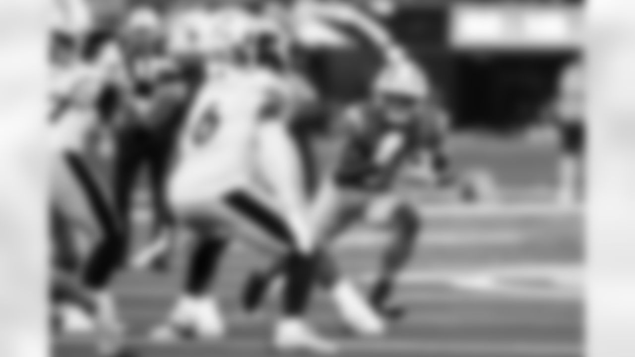 Check out the best shots from the Chargers Week 10 matchup against the Steelers!