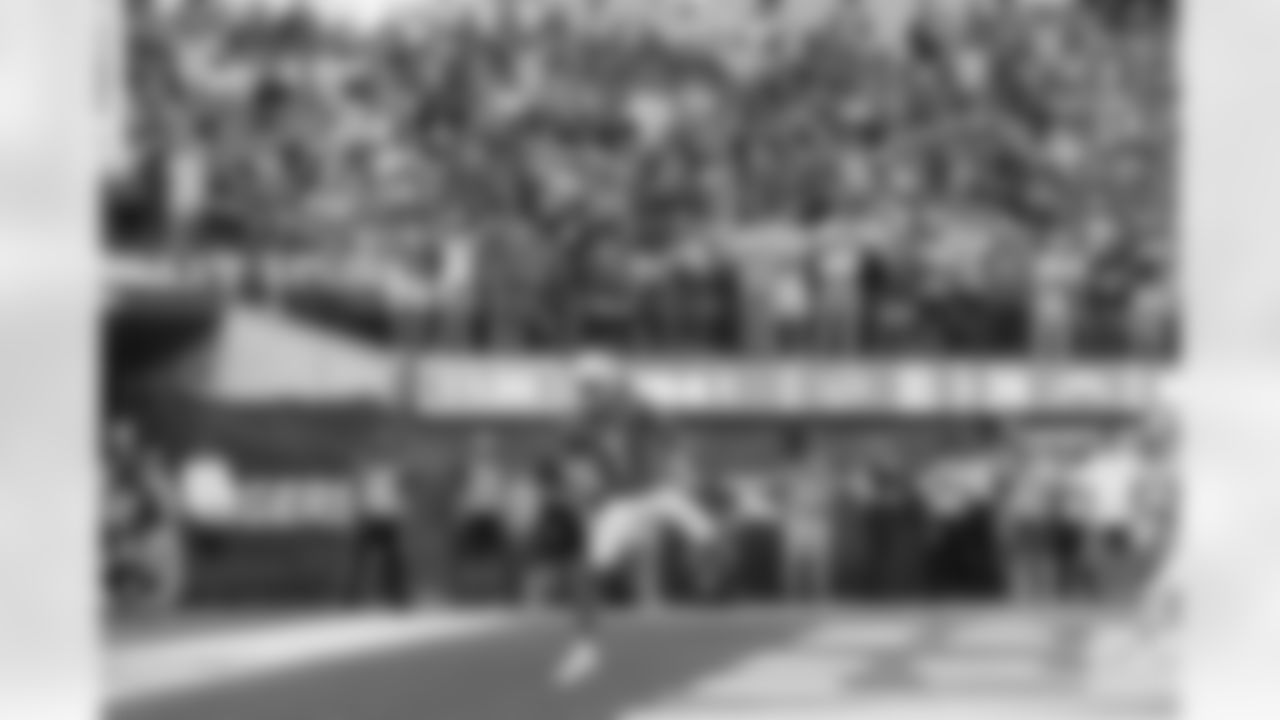 The Los Angeles Chargers play the Detroit Lions on Sunday, November 12, 2023 at SoFi Stadium in Inglewood, CA.
[FINAL SCORE: DET 41 - LAC 38]