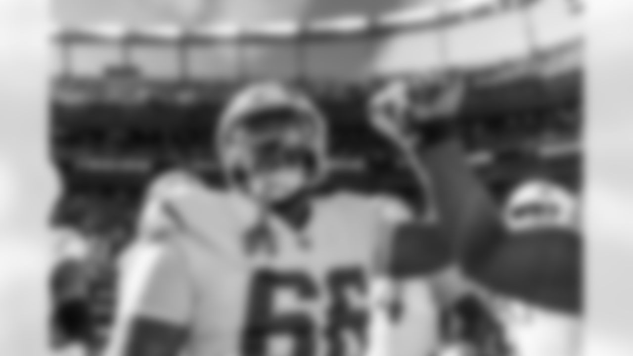 Check out the best shots from the Chargers Week 18 matchup against the Broncos!