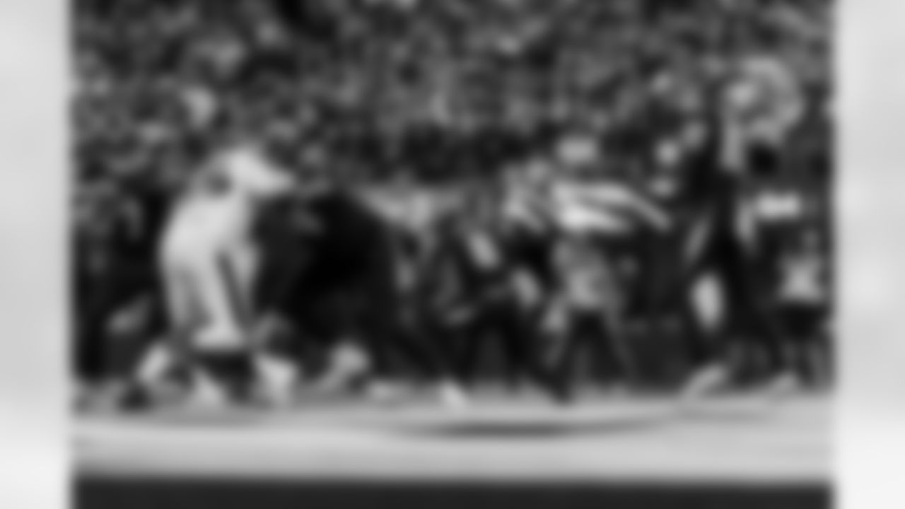 Check out the best shots from the Chargers Week 17 matchup against the Texans!