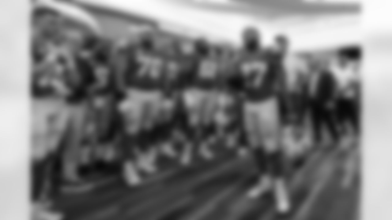 The Los Angeles Chargers play the Las Vegas Raiders on Sunday, September 8, 2024 at SoFi Stadium in Inglewood, CA.
[FINAL SCORE: LAC 22 - LV 10]