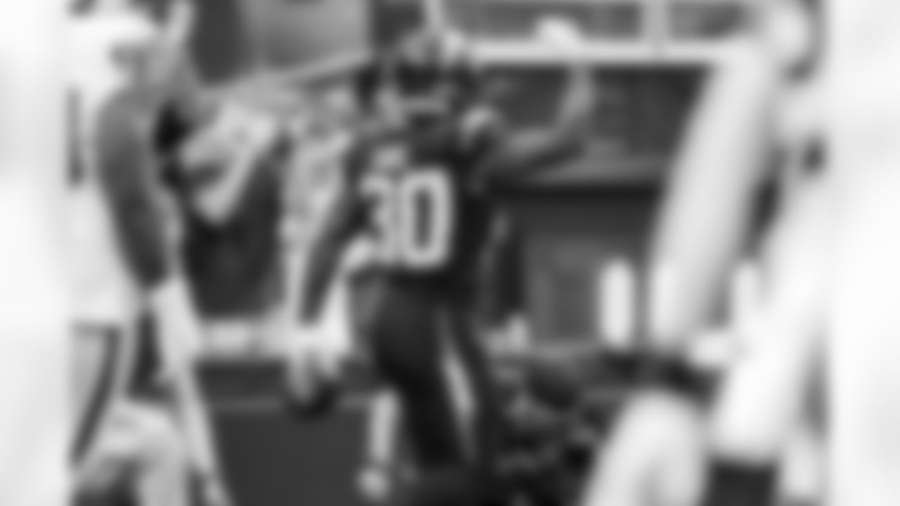 RB Kimani Vidal (30)