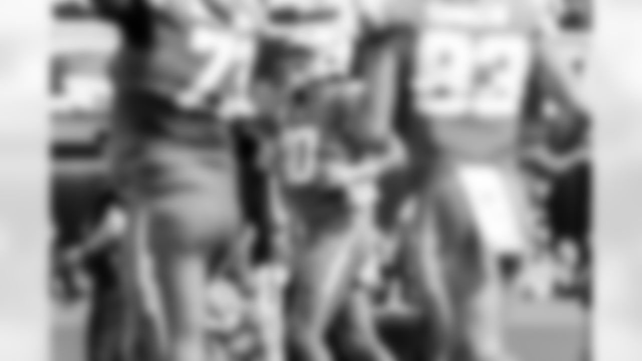 QB Justin Herbert (10)