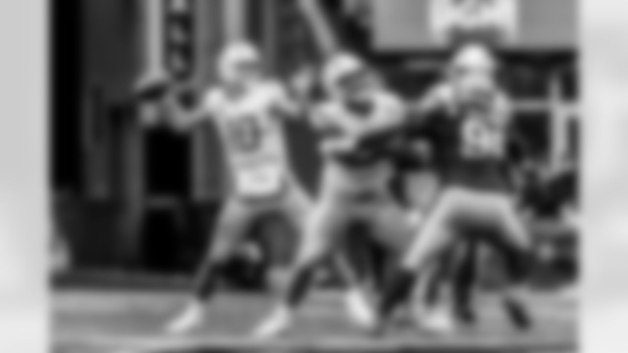Take a look back at the Chargers Week 17 matchup with the Patriots in monochrome!