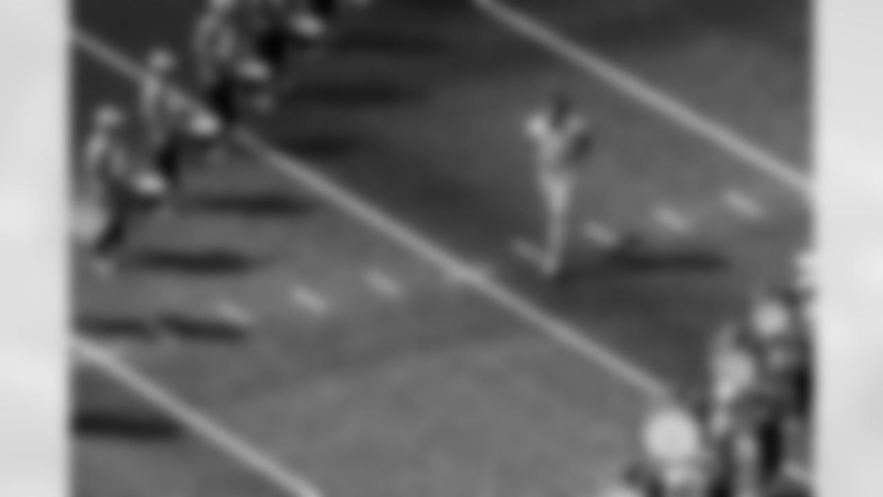 Check out the best shots from the Chargers Week 7 matchup against the Colts!