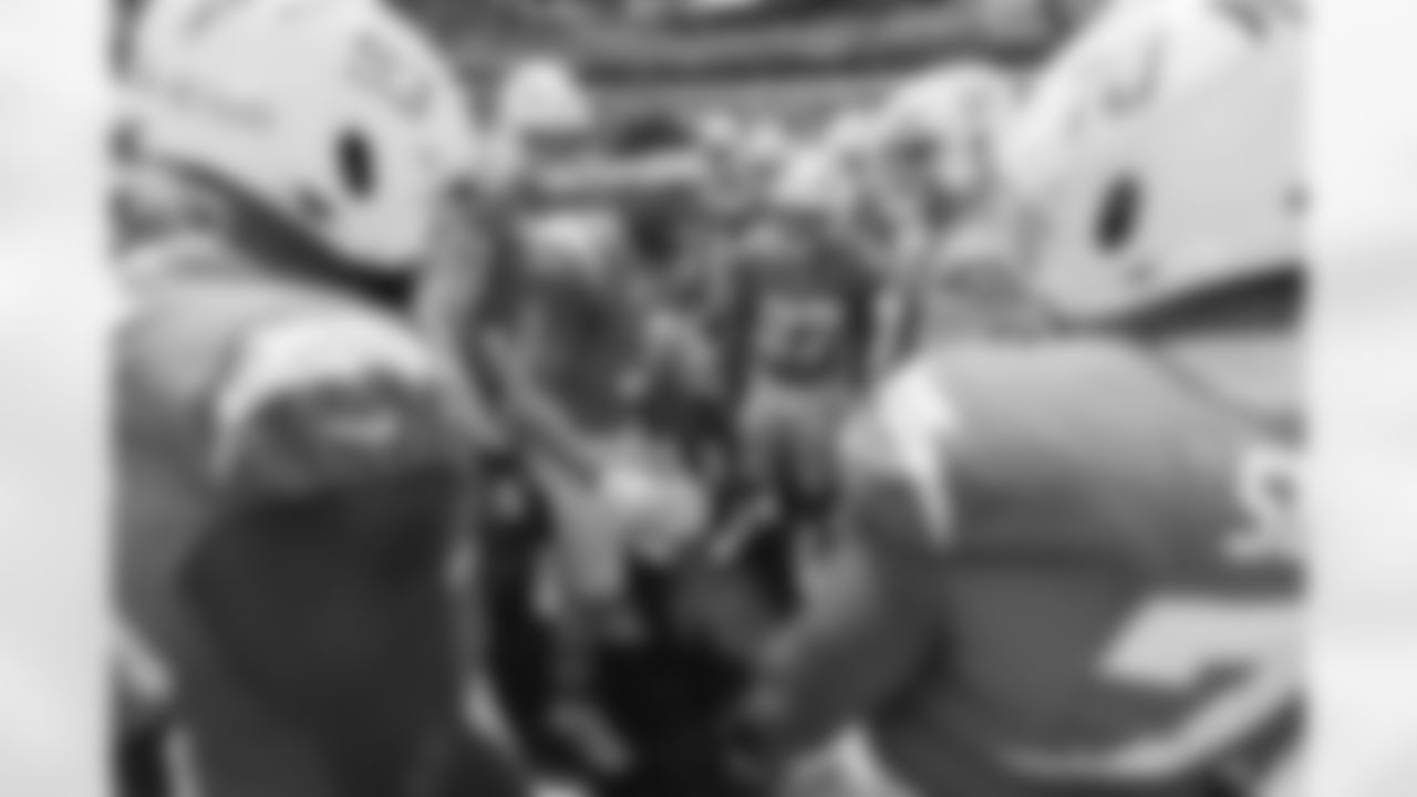 The Los Angeles Chargers play the Las Vegas Raiders on Sunday, September 8, 2024 at SoFi Stadium in Inglewood, CA.
[FINAL SCORE: LAC 22 - LV 10]