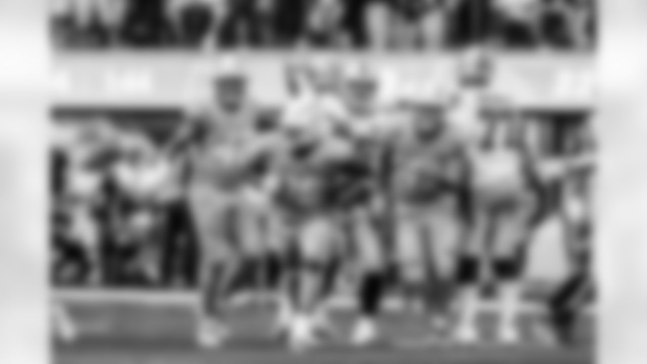 The Los Angeles Chargers play the Las Vegas Raiders on Sunday, September 8, 2024 at SoFi Stadium in Inglewood, CA.
[FINAL SCORE: LAC 22 - LV 10]