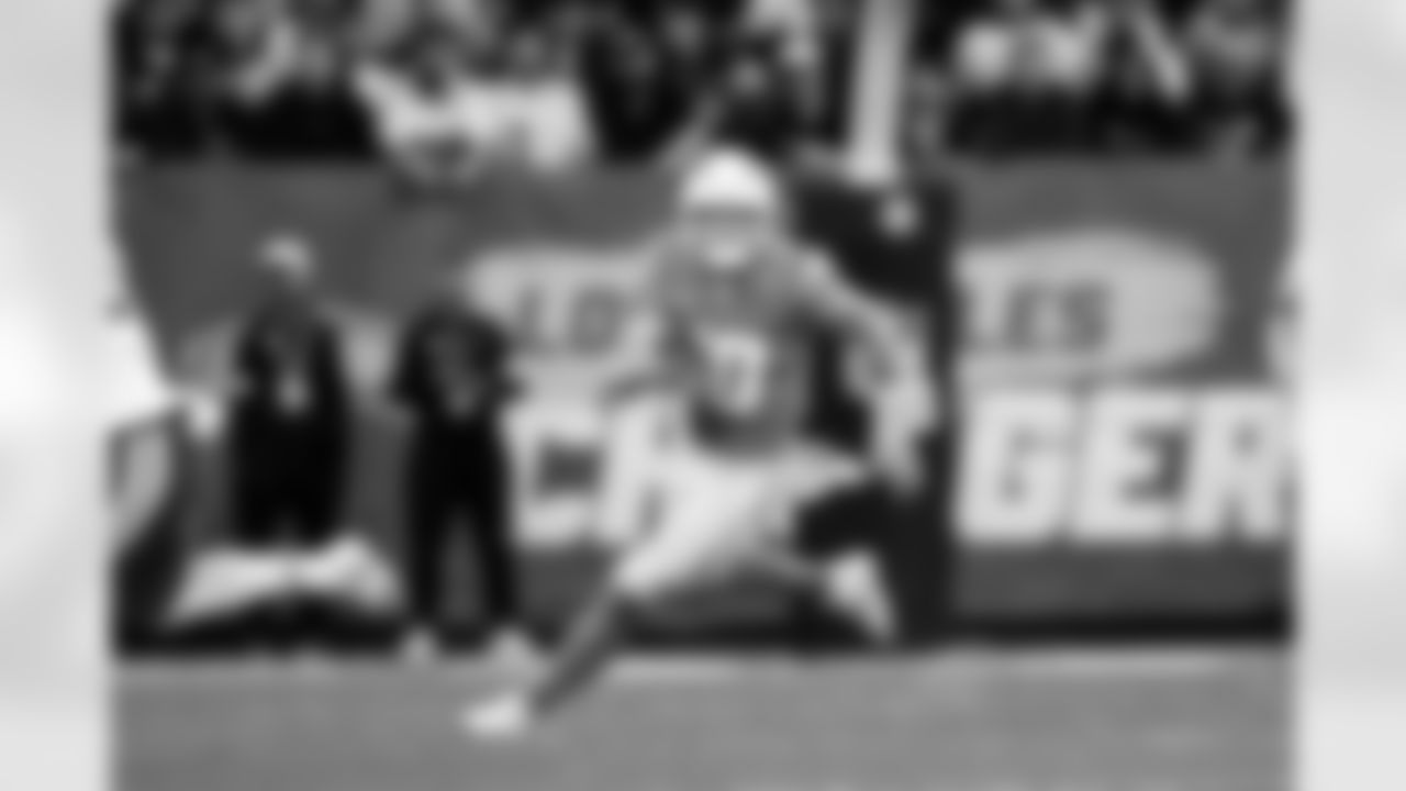 QB Justin Herbert (10)