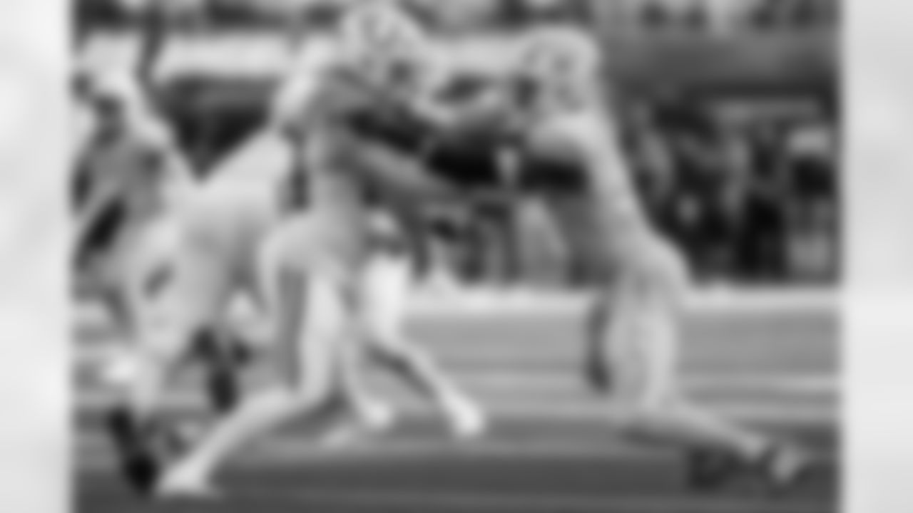 Take a look at the best photos of Chargers 2026 free agent Odafe Oweh