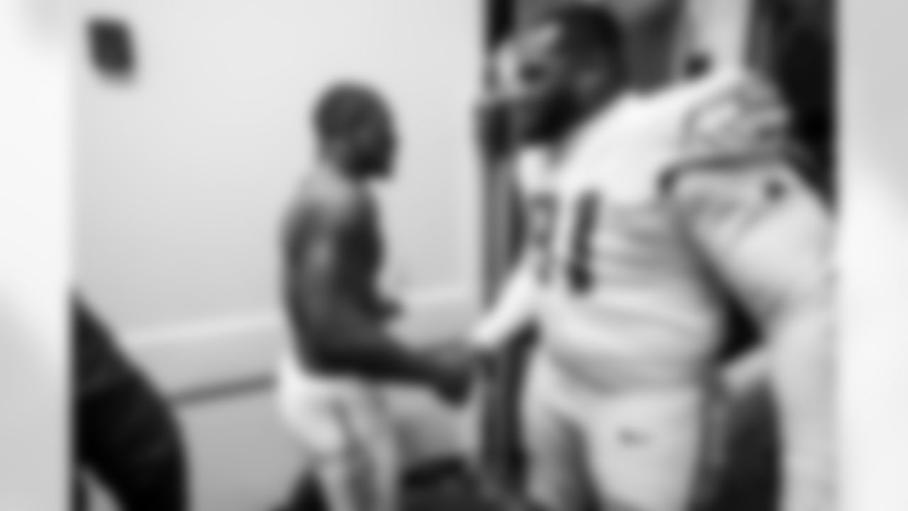 S Tony Jefferson (23) and DL Da'Shawn Hand (91)