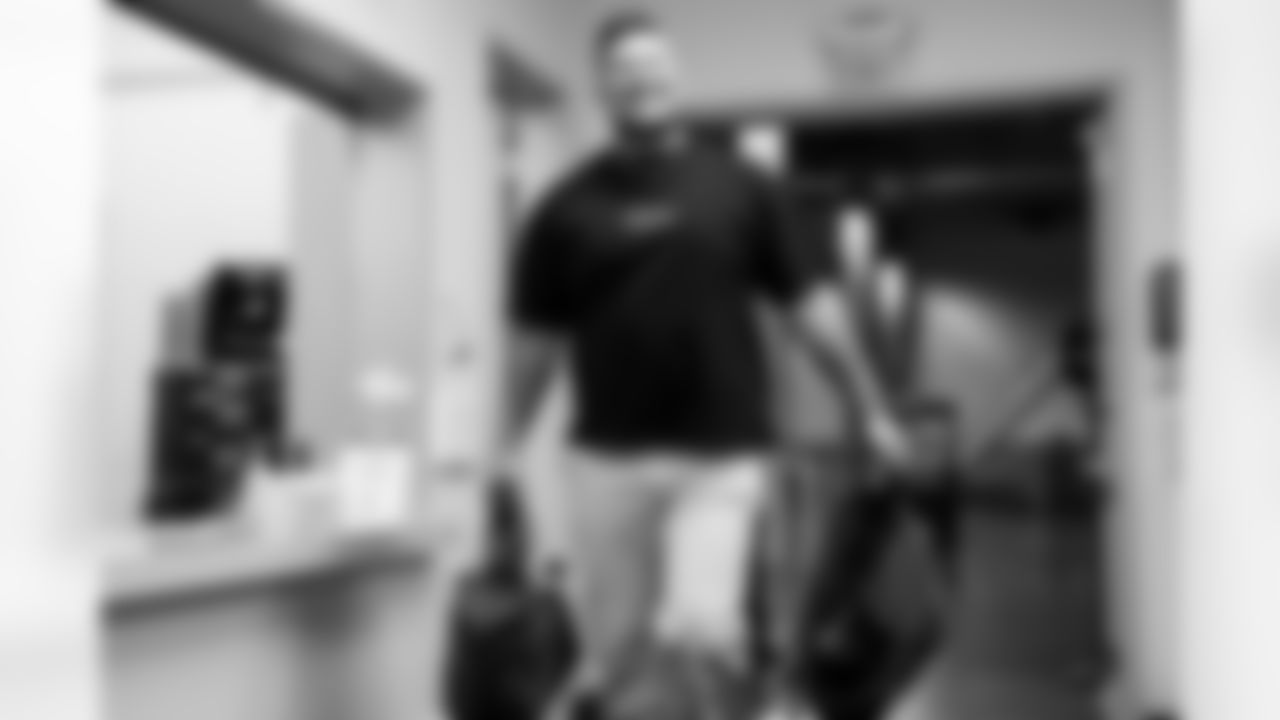 OL Foster Sarell (67)