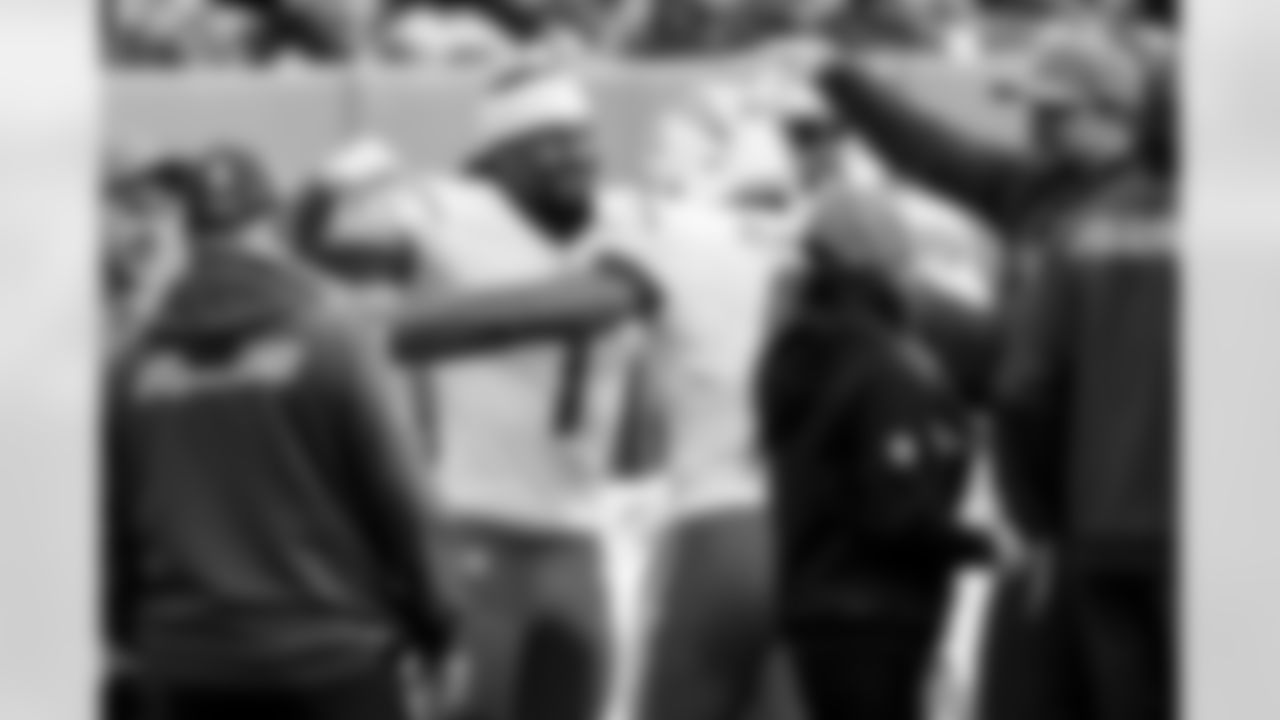 Check out the best shots from the Chargers Week 9 matchup against the Titans!