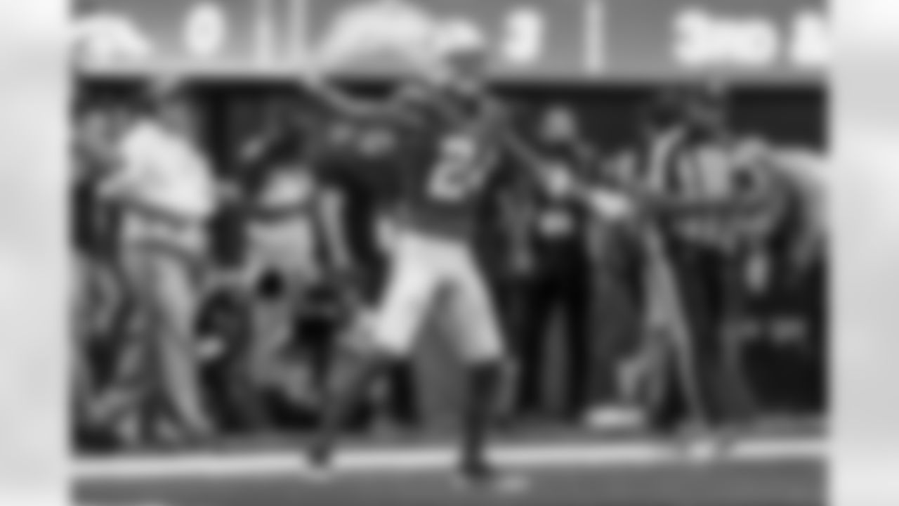 Take a look at the best photos of Chargers 2026 free agent Benjamin St-Juste