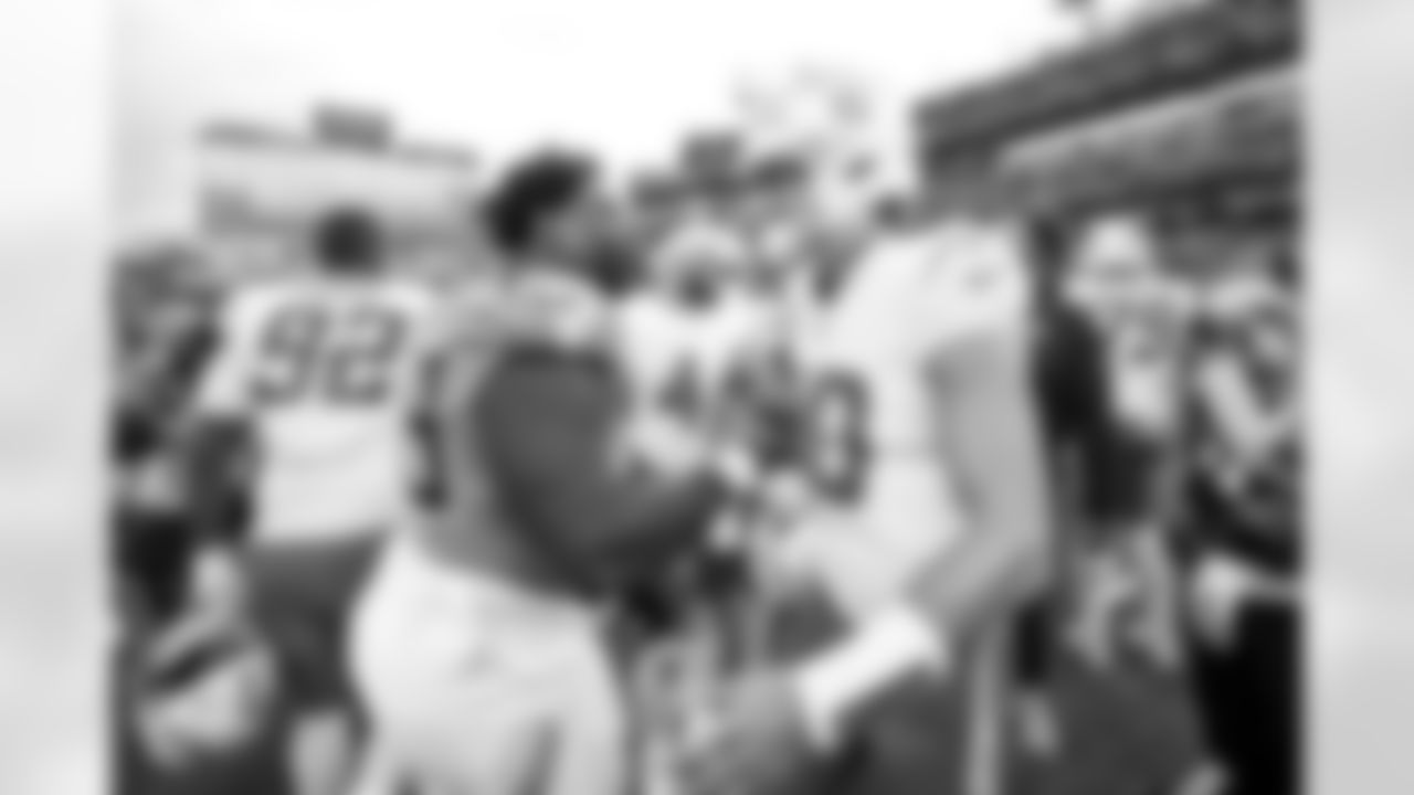 QB Justin Herbert (10)