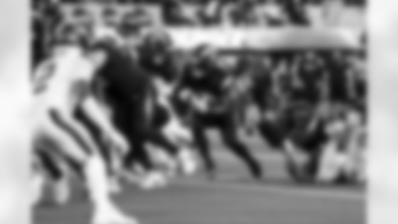 RB Kimani Vidal (30)