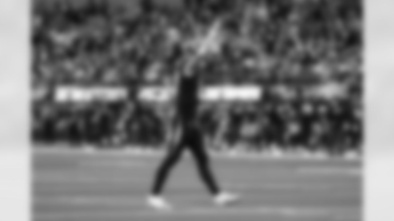QB Justin Herbert (10)