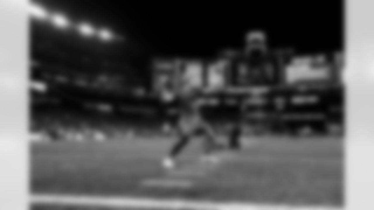 QB Justin Herbert (10)