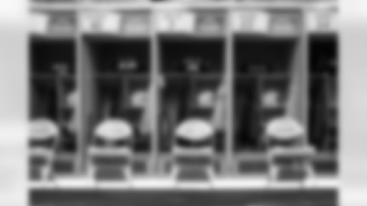 S Kendall Williamson (40), S Derwin James Jr. (3) and S Tony Jefferson (23)