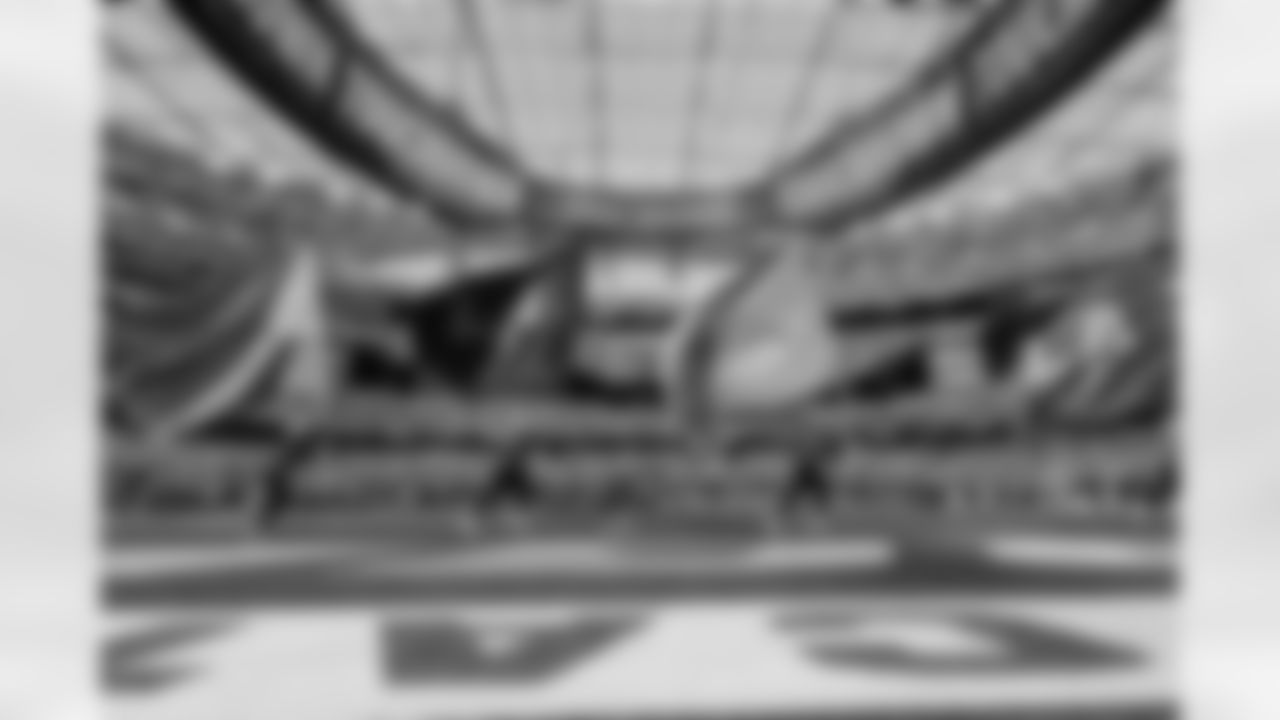 The Los Angeles Chargers play the Washington Commanders on Sunday, October 5, 2025 at SoFi Stadium in Inglewood, CA.
[FINAL SCORE: WAS 27 - LAC 10]