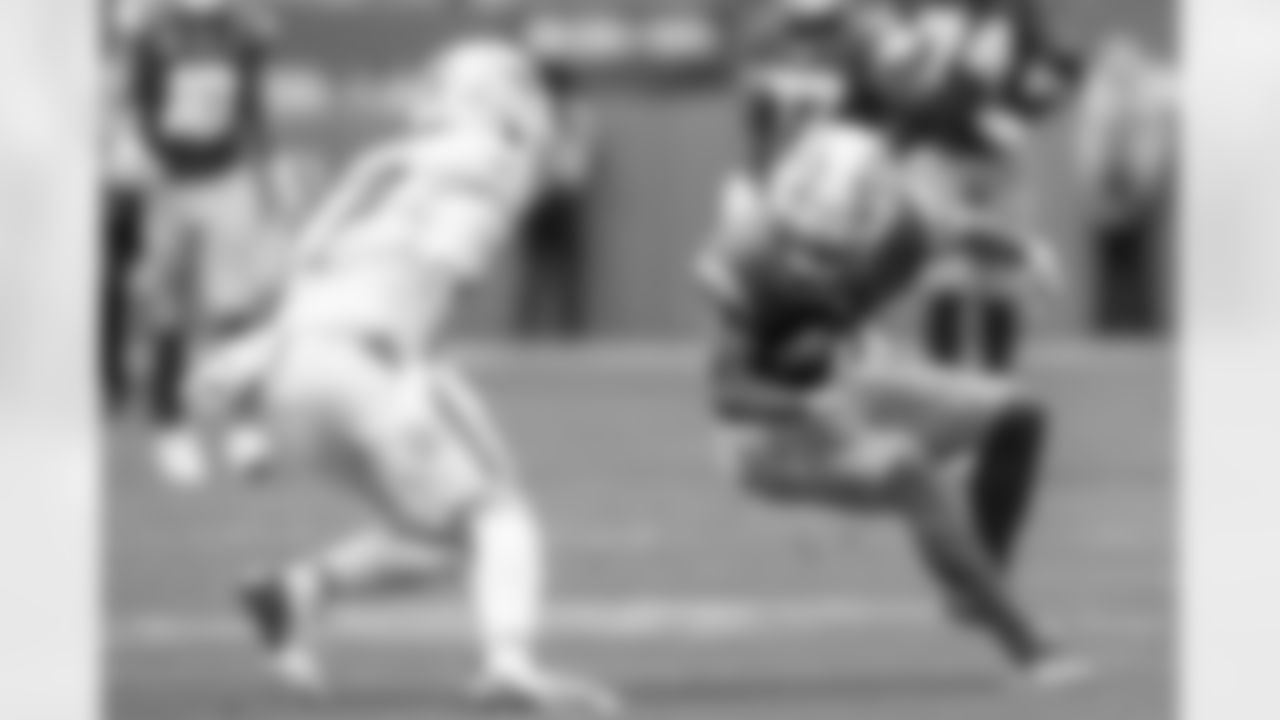 Check out the best shots from the Chargers Week 6 matchup against the Dolphins!