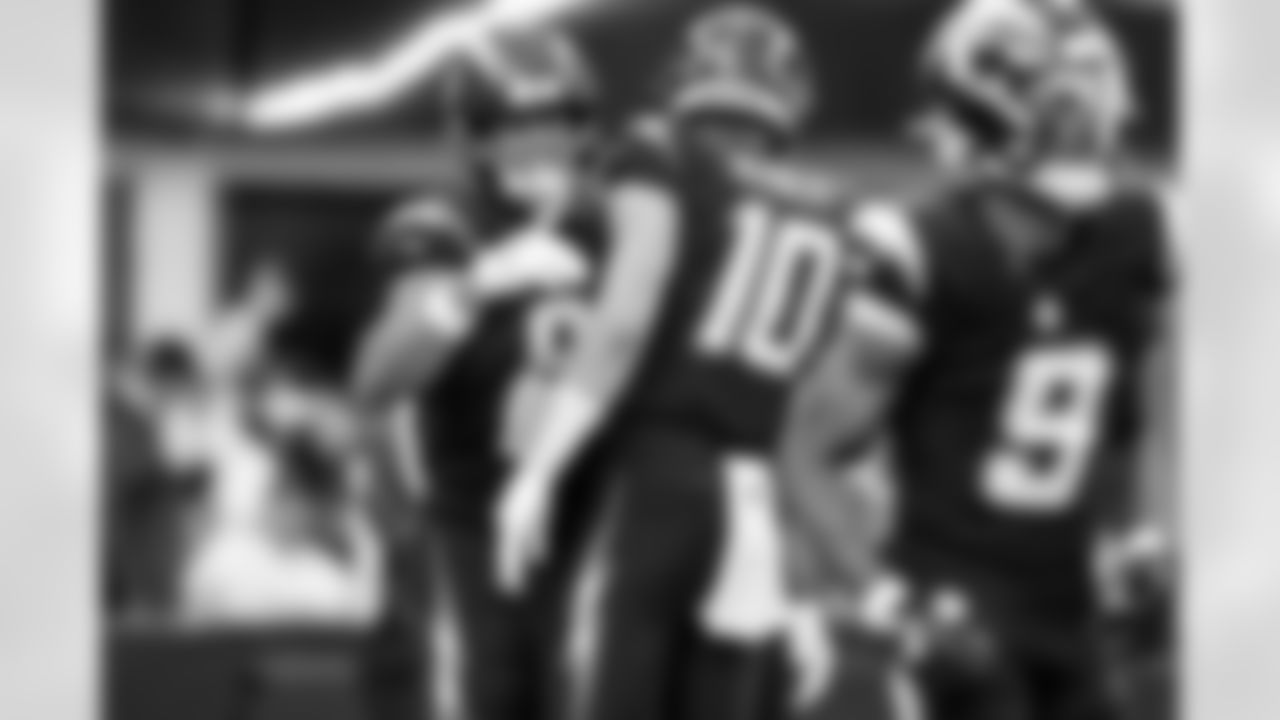 TE Oronde Gadsden (86) and QB Justin Herbert (10)