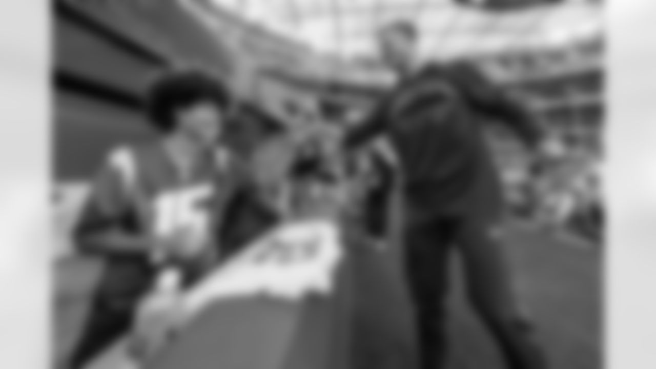 Check out the best shots from the Chargers Week 10 matchup against the Steelers!