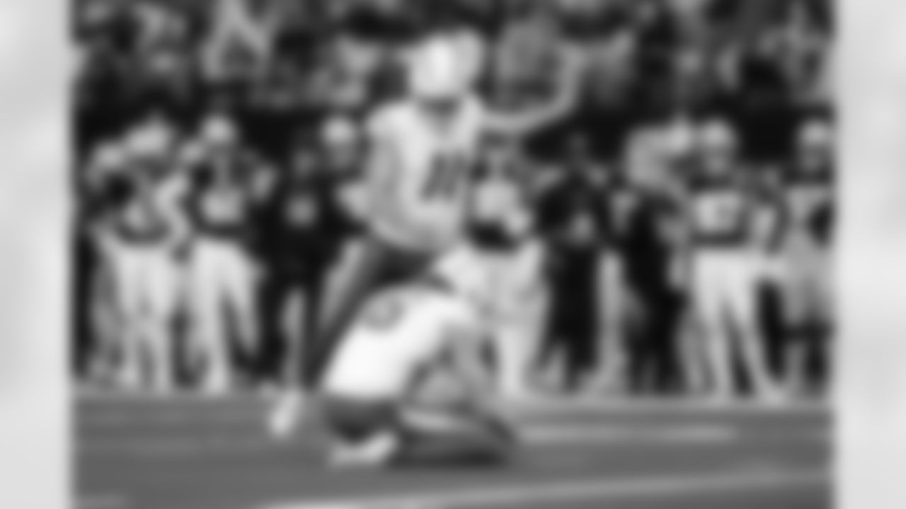 K Cameron Dicker (11) and P JK Scott (16)