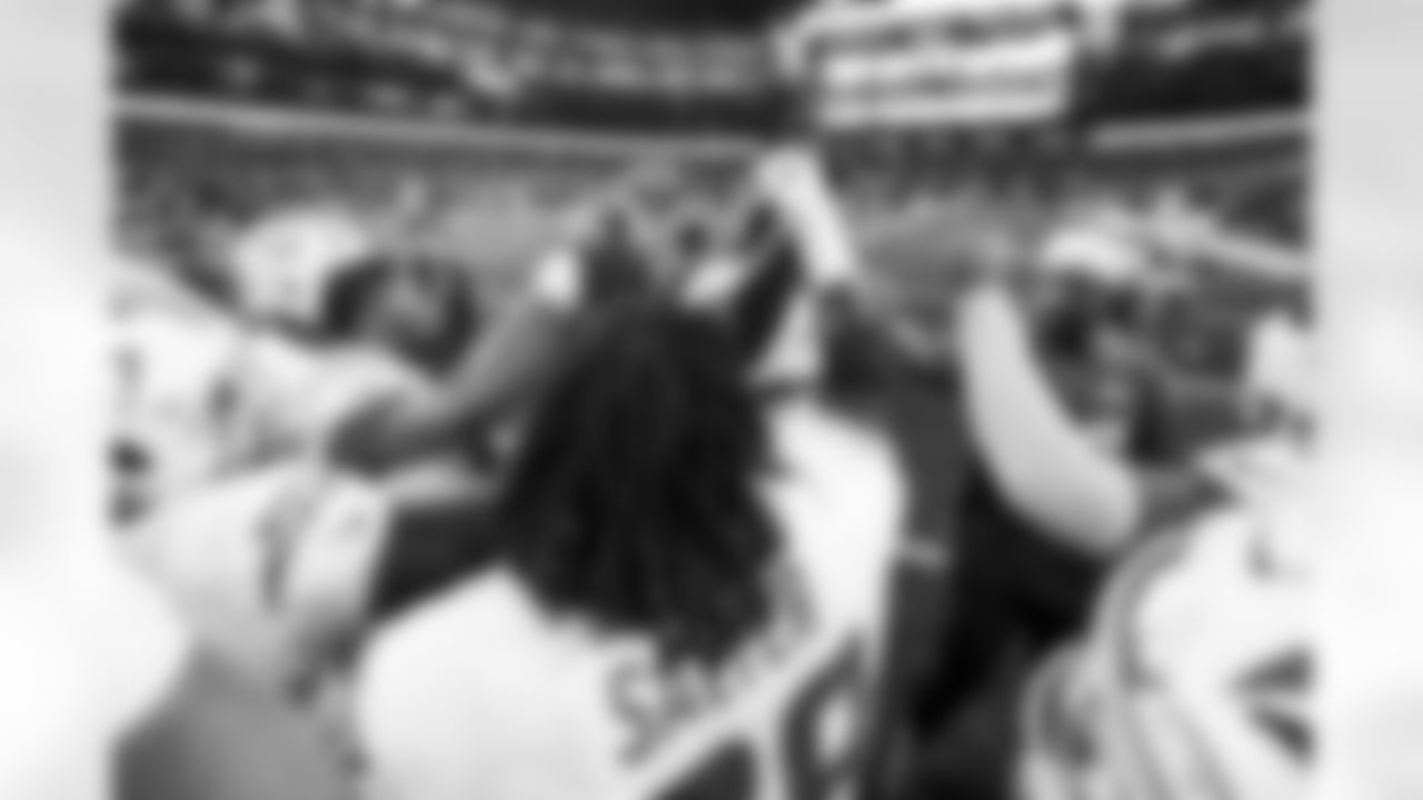 OL Jamaree Salyer (68)