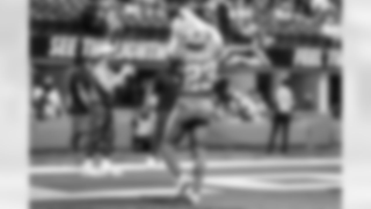 S Tony Jefferson (23)