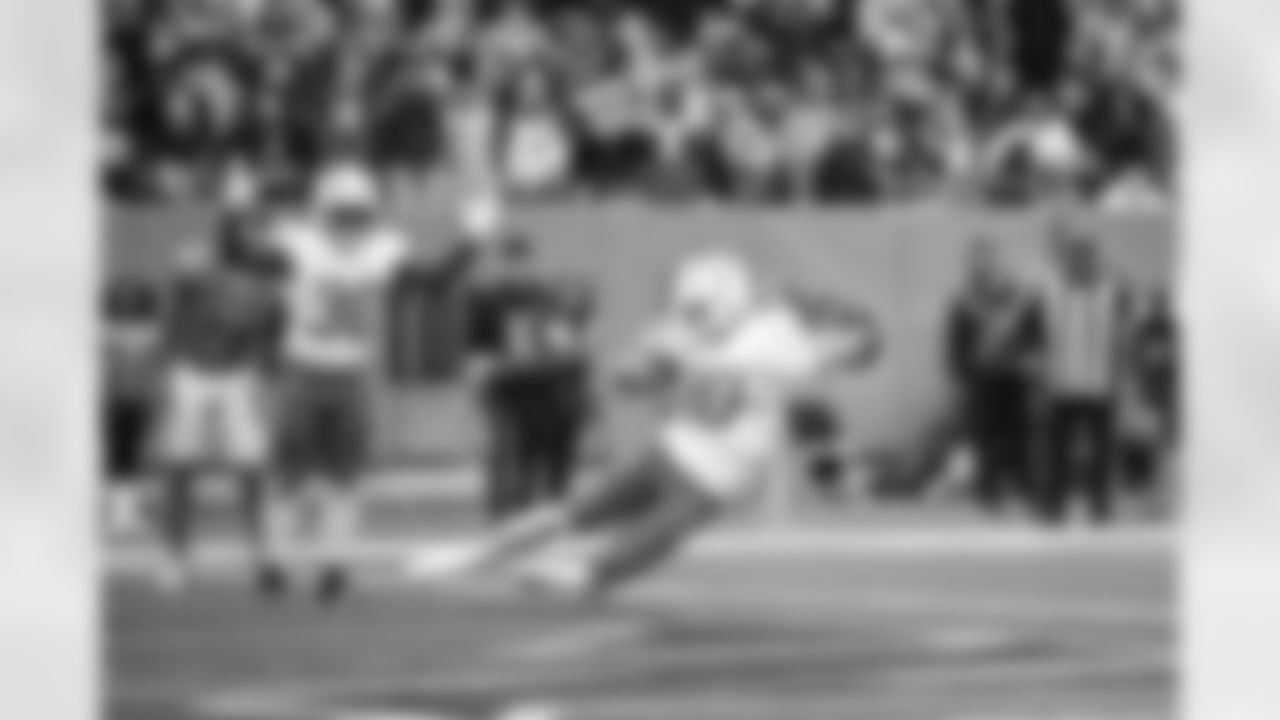 QB Justin Herbert (10)