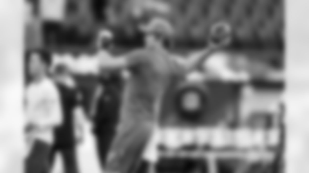 QB Justin Herbert (10)