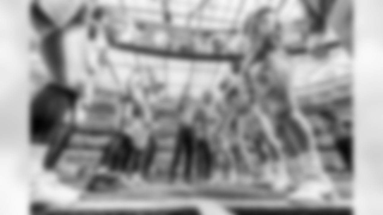 The Los Angeles Chargers play the Las Vegas Raiders on Sunday, September 8, 2024 at SoFi Stadium in Inglewood, CA.
[FINAL SCORE: LAC 22 - LV 10]