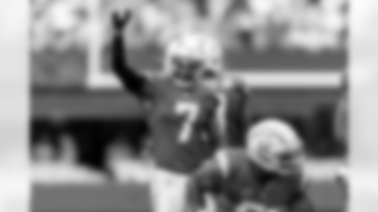 The Los Angeles Chargers play the Carolina Panthers on Sunday, September 15, 2024 at Bank of America Stadium in Charlotte, NC.
[FINAL SCORE: LAC 26 - CAR 3]