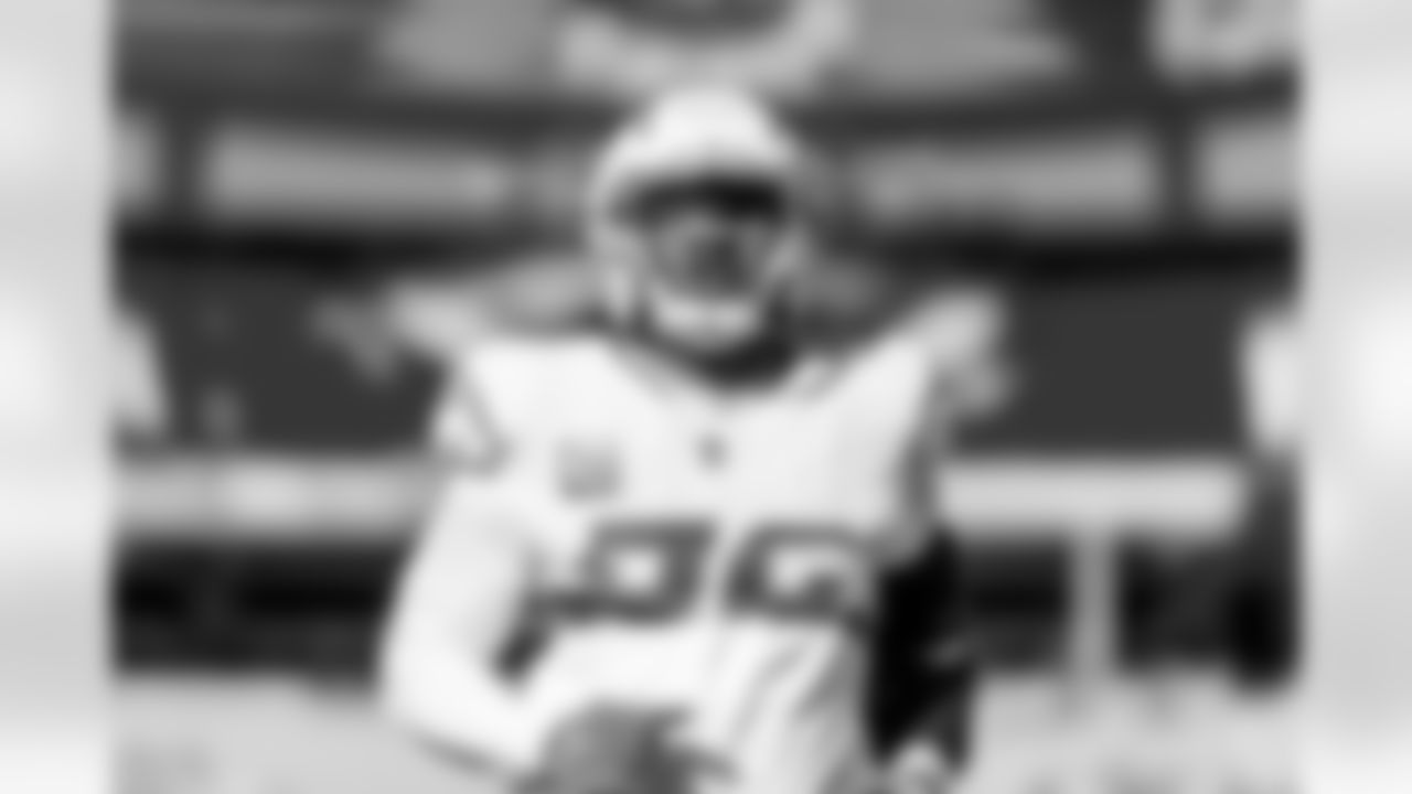 Check out the best shots from the Chargers Week 15 matchup against the Chiefs!